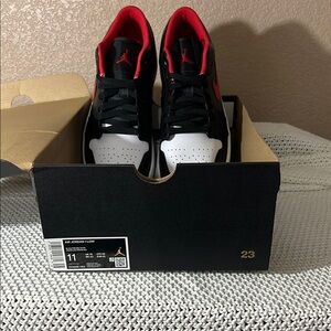 Jordan Low Black and Red Men's Shoes